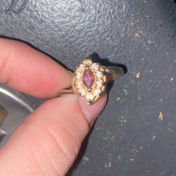 Roman marked gold filled ruby ring - Picture 2 of 7